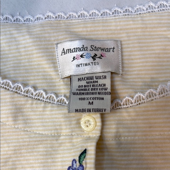 Amanda Stewart 2piece Pajama Set with Floral Accents, Size Medium, Preowned - Picture 5 of 13